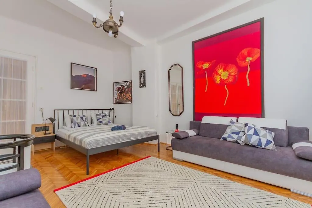 Poppy'S Home By The Danube By Nw Budapest 0*,  Hungary