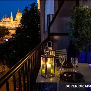 Bpr Agathe Elegant With Parliament View Apartment