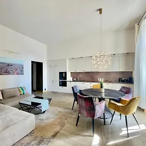 Logodi #castle #freeparking Apartament