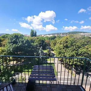 Sunny Panorama Flat Near Castle With Balcony Budapest