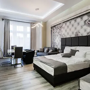 A Golden Star Modern Luxury And Βουδαπέστη