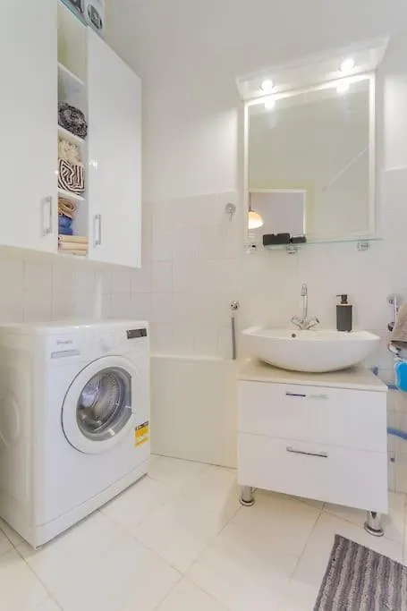Poppy'S Home By The Danube By Nw Budapest Apartment
